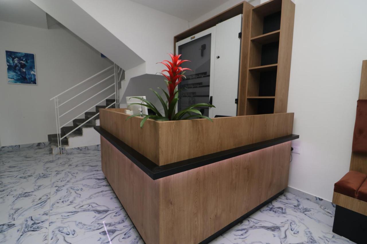 דורס Heming-Way Hotel מראה חיצוני תמונה