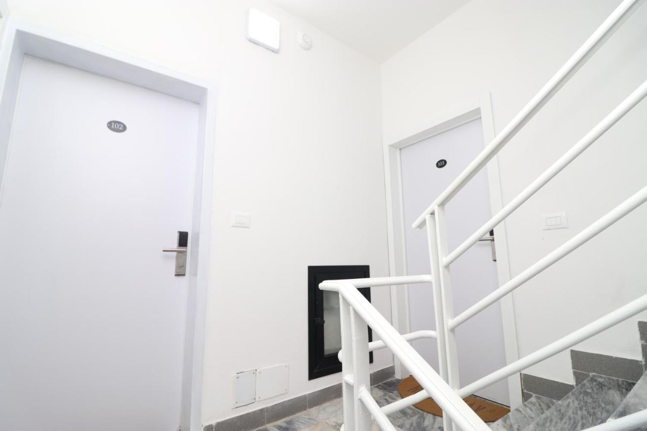 דורס Heming-Way Hotel מראה חיצוני תמונה
