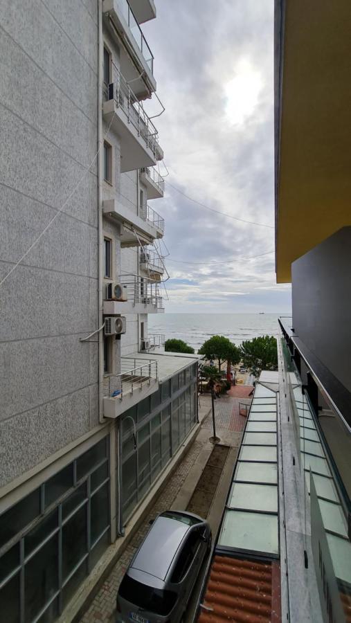 דורס Heming-Way Hotel מראה חיצוני תמונה
